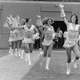 Williams salió de esa guisa porque estaba rodando un capítulo de la telecomedia Mork & Mindy. Fue la primera (y única) vez que los Broncos de Denver tuvieron una cheerleader masculina. Foto vía Denver Post.